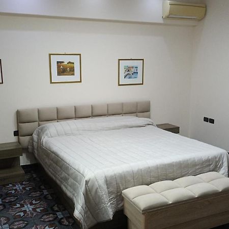 Royal Aparthotel Vlorë Buitenkant foto