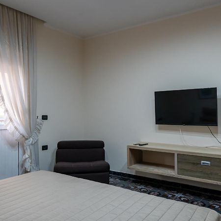 Royal Aparthotel Vlorë Buitenkant foto