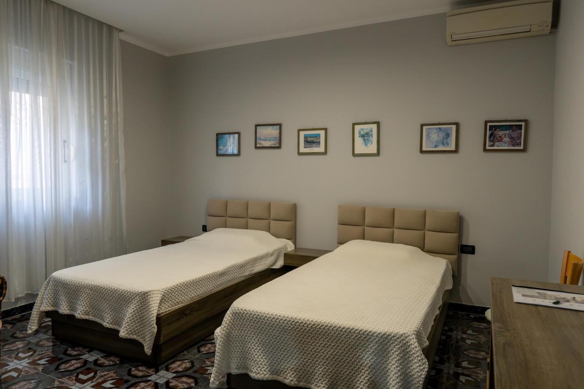Royal Aparthotel Vlorë Buitenkant foto