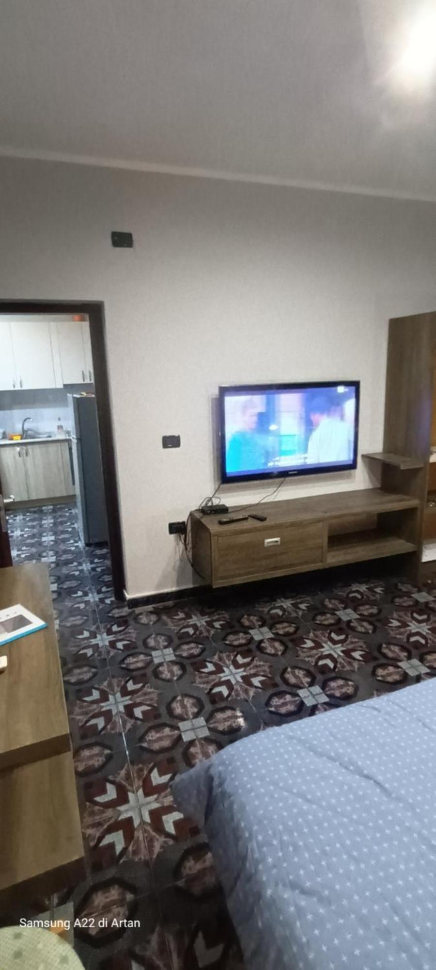Royal Aparthotel Vlorë Buitenkant foto