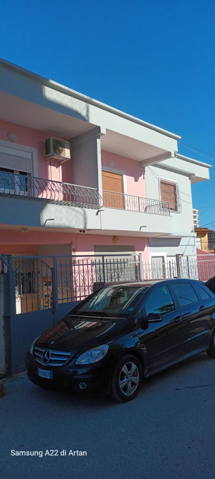 Royal Aparthotel Vlorë Buitenkant foto