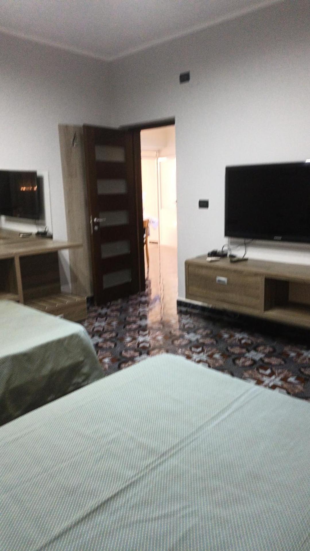 Royal Aparthotel Vlorë Buitenkant foto
