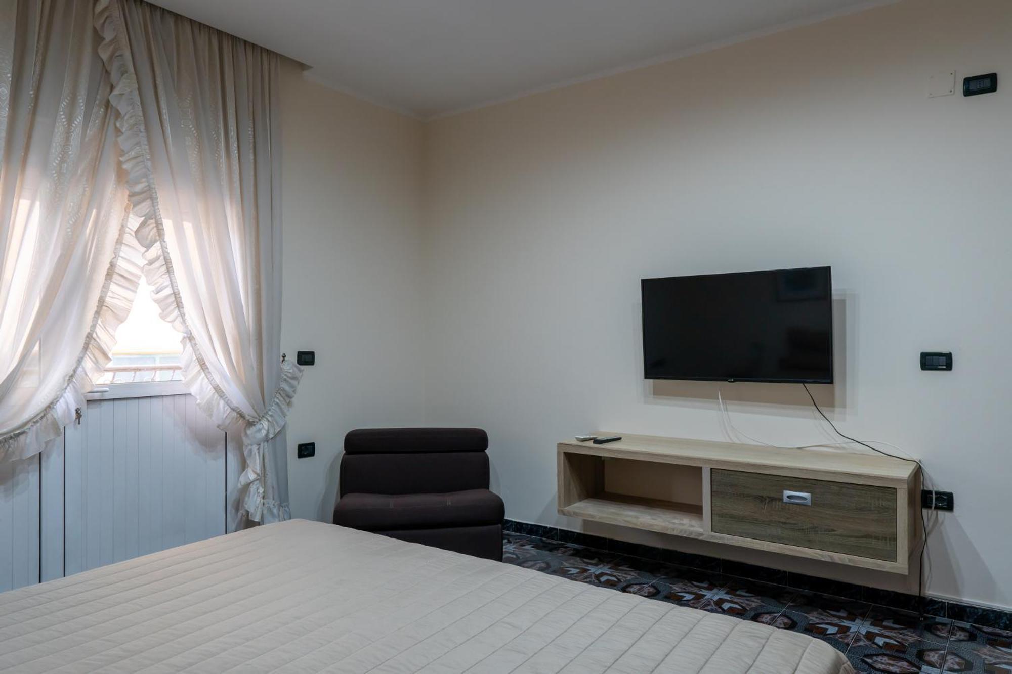 Royal Aparthotel Vlorë Buitenkant foto