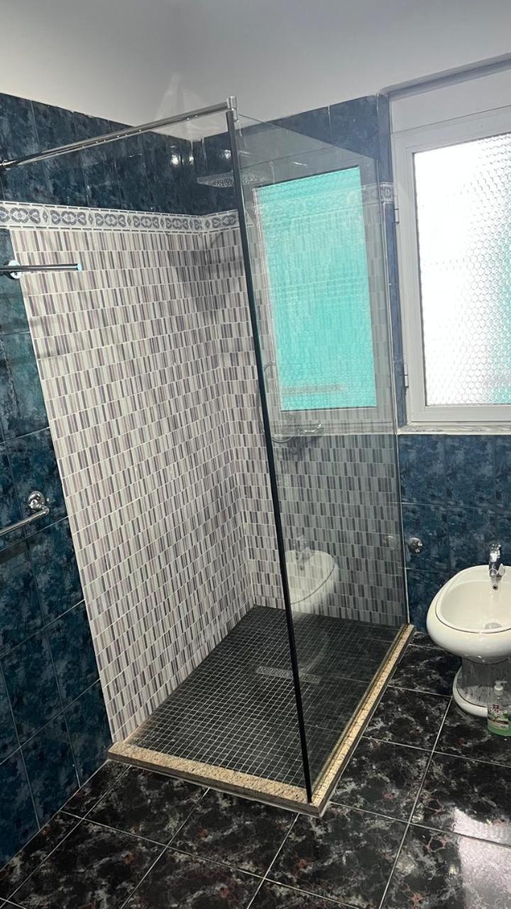 Royal Aparthotel Vlorë Buitenkant foto